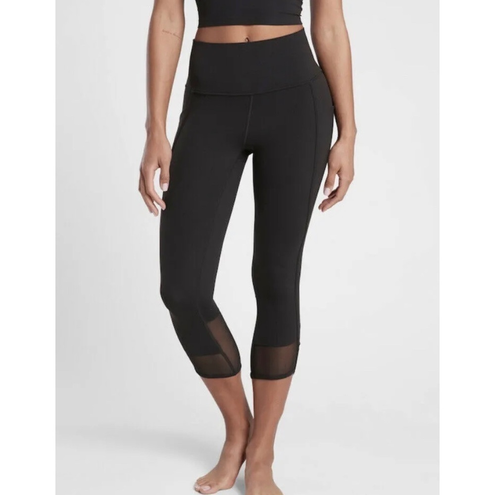 Athleta Salutation Stash Pocket II Intention Capri Black Mesh Leggings EUC Sz S